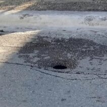 Πάτρα: Επικίνδυνη τρύπα στο οδόστρωμα ΒΙΝΤΕΟ-ΦΩΤΟ 1 Πάτρα: Επικίνδυνη τρύπα στο οδόστρωμα ΒΙΝΤΕΟ-ΦΩΤΟ
