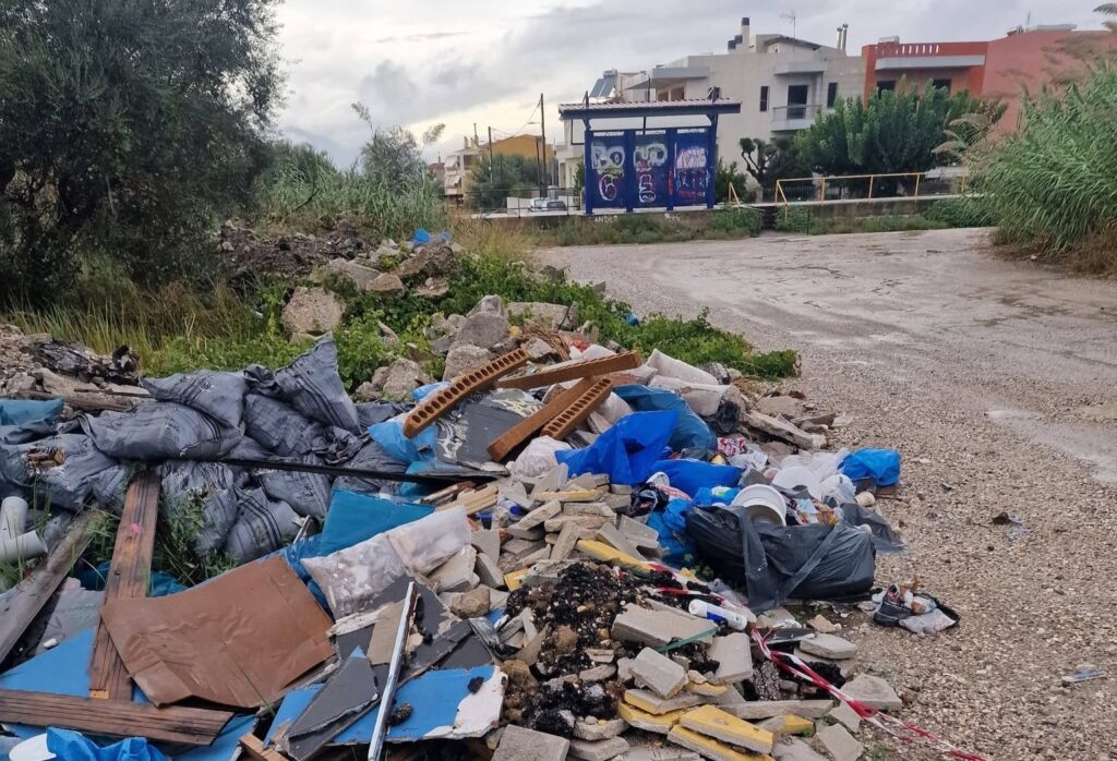 Μποζαΐτικα: Θέα από το τρένο χωματερή και μπαζότοπος ΦΩΤΟ
