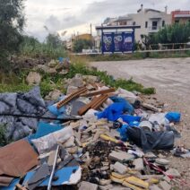 Μποζαΐτικα: Θέα από το τρένο χωματερή και μπαζότοπος ΦΩΤΟ