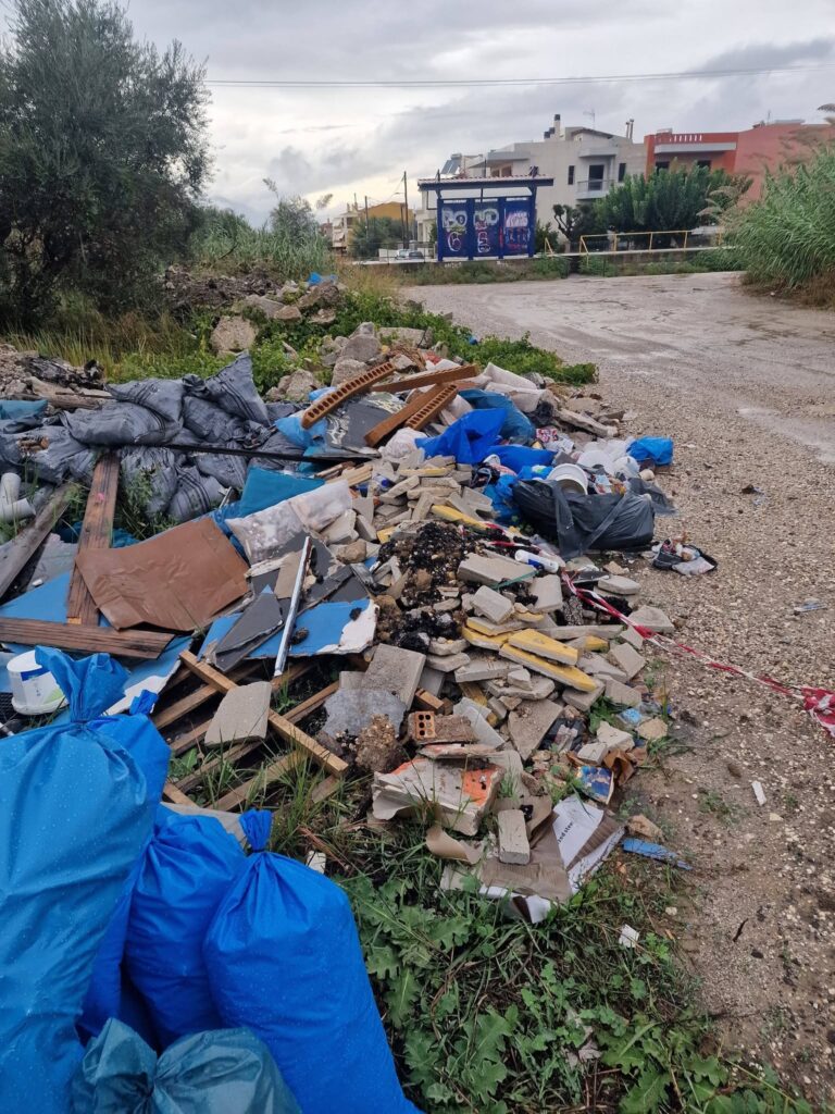 Μποζαΐτικα: Θέα από το τρένο χωματερή και μπαζότοπος ΦΩΤΟ