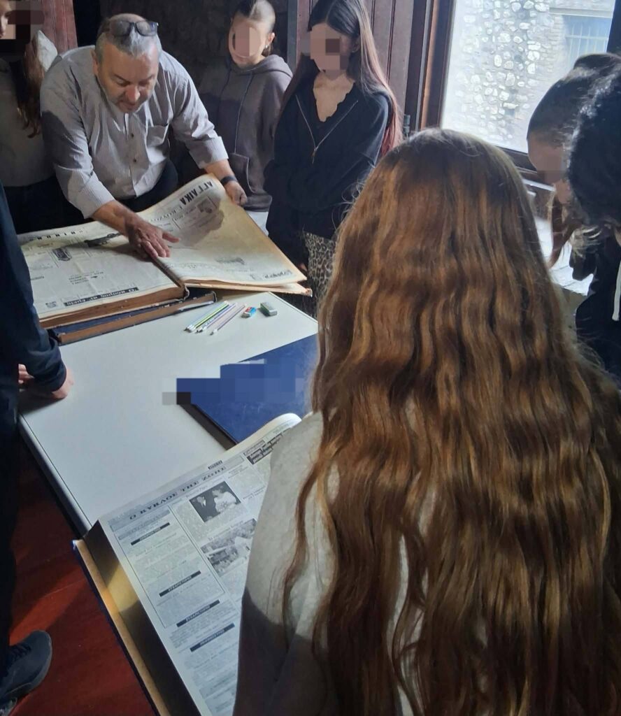 Επίσκεψη του 3ου Γυμνασίου Αιγίου στα Αρχεία του Κράτους ΦΩΤΟ