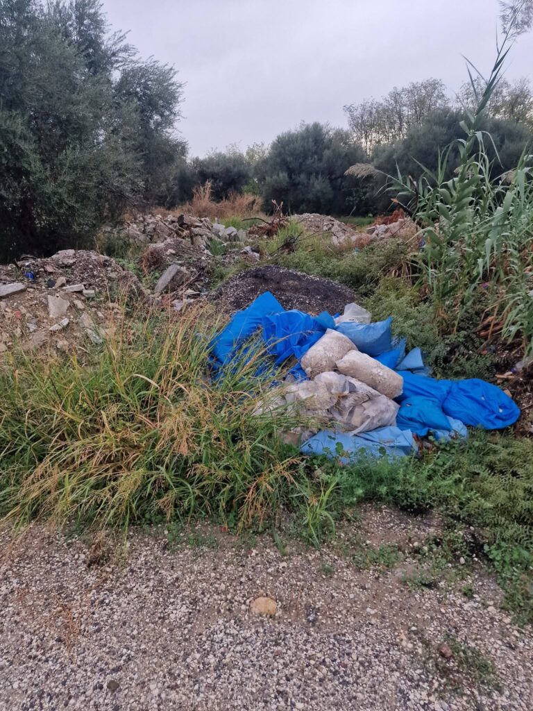 Μποζαΐτικα: Θέα από το τρένο χωματερή και μπαζότοπος ΦΩΤΟ
