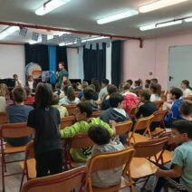 Μουσική εκπαιδευτική επίσκεψη στο 2ο Δημοτικό Ακράτας ΦΩΤΟ