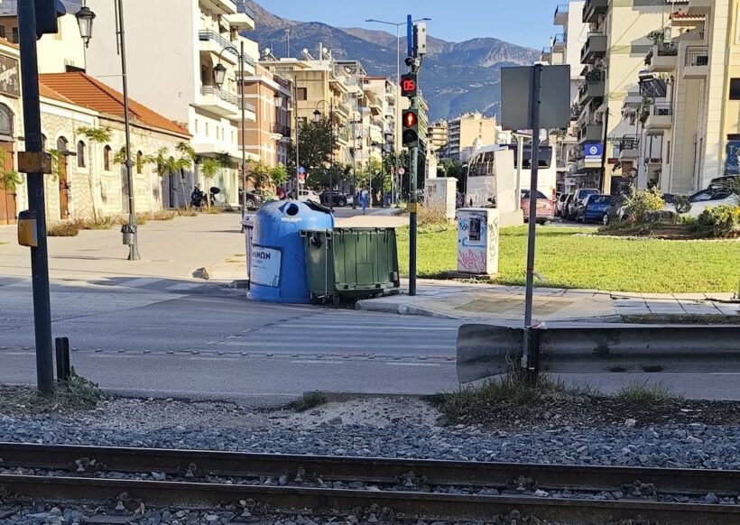 Τρένο στην Πάτρα με εργασίες στο φόντο
