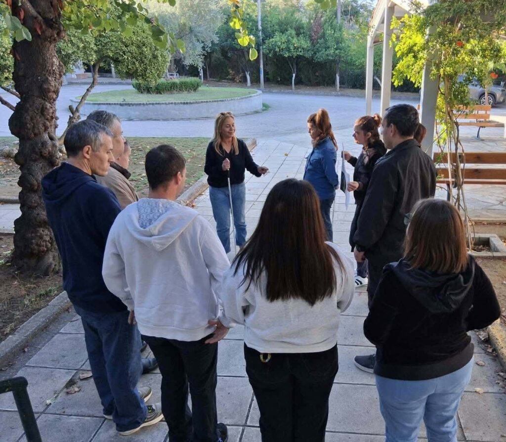 Βιωματική δράση για τη Διεθνή Ημέρα Λευκού Μπαστουνιού στην Πάτρα ΦΩΤΟ