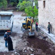 Ομπλός: Αναμόρφωση και πλακόστρωση του προαυλίου στην Μονή ΦΩΤΟ 2 Ομπλός: Αναμόρφωση και πλακόστρωση του προαυλίου στην Μονή ΦΩΤΟ