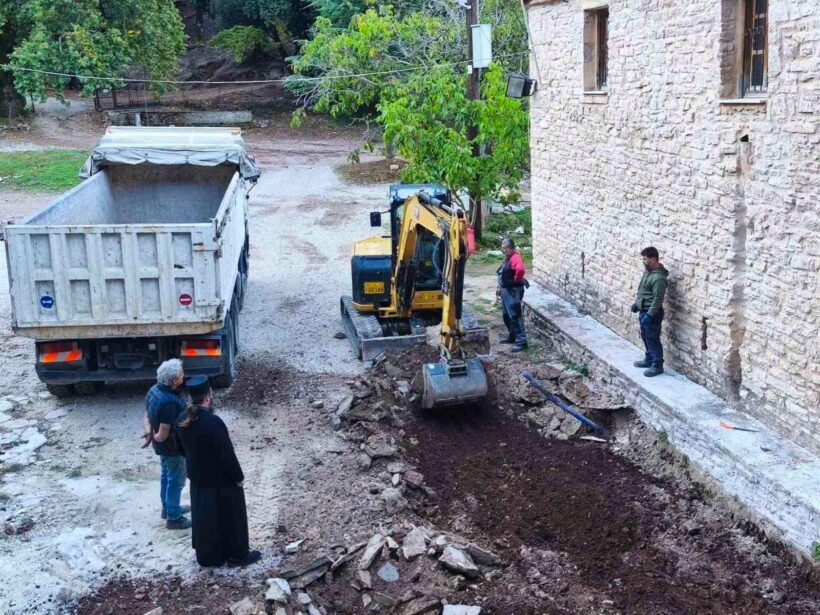 Ομπλός: Αναμόρφωση και πλακόστρωση του προαυλίου στην Μονή ΦΩΤΟ