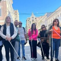 Πάτρα: «Πόλη γεμάτη εμπόδια» για τα άτομα με προβλήματα όρασης ΦΩΤΟ 1 Πάτρα: «Πόλη γεμάτη εμπόδια» για τα άτομα με προβλήματα όρασης ΦΩΤΟ