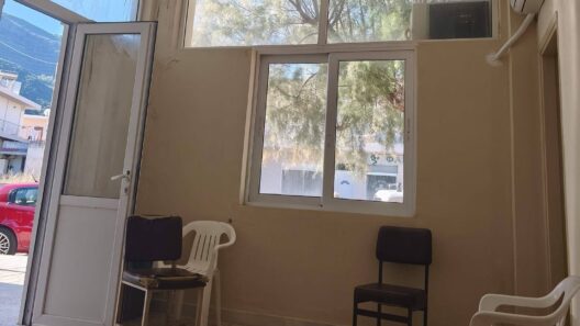 Ψαθόπυργος: Ανθυγιεινές συνθήκες στο Αγροτικό Ιατρείο ΦΩΤΟ 12 Ανθυγείνες σύνθεκες στο αγροτικό ιατρείο του Ψαθόπυργου