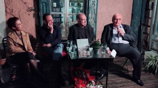 Παρουσίαση του βιβλίου της Αθηνάς Παπαχρυσοστόμου στο «Πολύεδρο» ΦΩΤΟ 14 Βιβλίο «Πολύδρο» της Αθήνας Παπχρυστομού παρουσιάζεται σε εκδήλωση