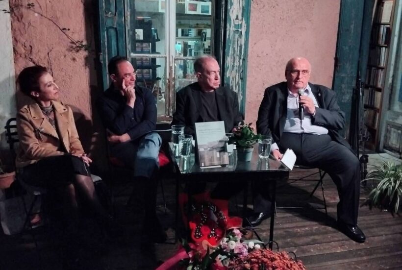 Παρουσίαση του βιβλίου της Αθηνάς Παπαχρυσοστόμου στο «Πολύεδρο» ΦΩΤΟ 4 Βιβλίο «Πολύδρο» της Αθήνας Παπχρυστομού παρουσιάζεται σε εκδήλωση