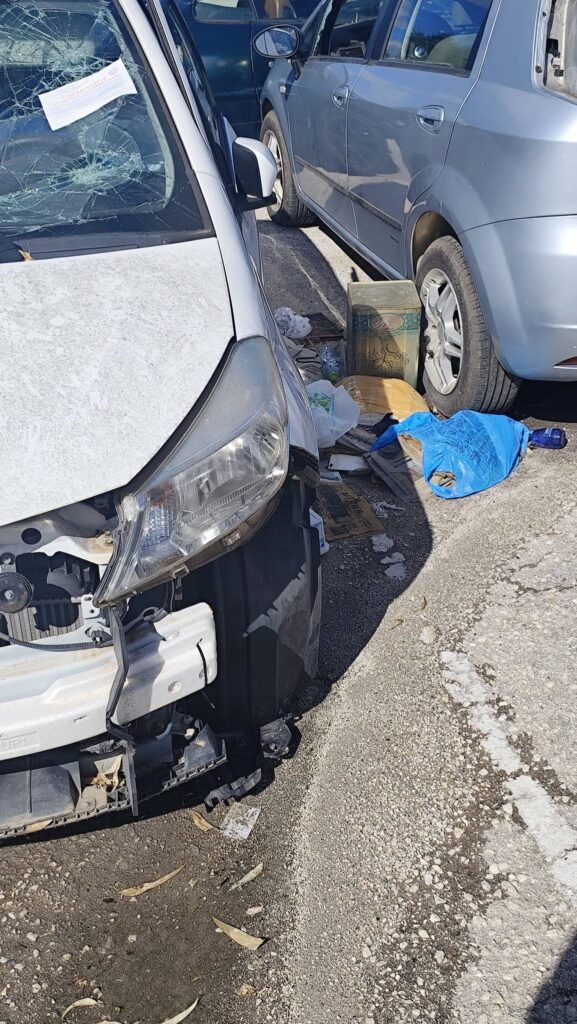 Πάτρα: Διαρρήξεις αυτοκινήτων στο Πάρκινγκ «Καλεντζιώτη» - «Ξέφραγο αμπέλι» χωρίς αστυνόμευση ΦΩΤΟ 5 Πάτρα: Διαρρήξεις αυτοκινήτων στο Πάρκινγκ «Καλεντζιώτη» - «Ξέφραγο αμπέλι» χωρίς αστυνόμευση ΦΩΤΟ