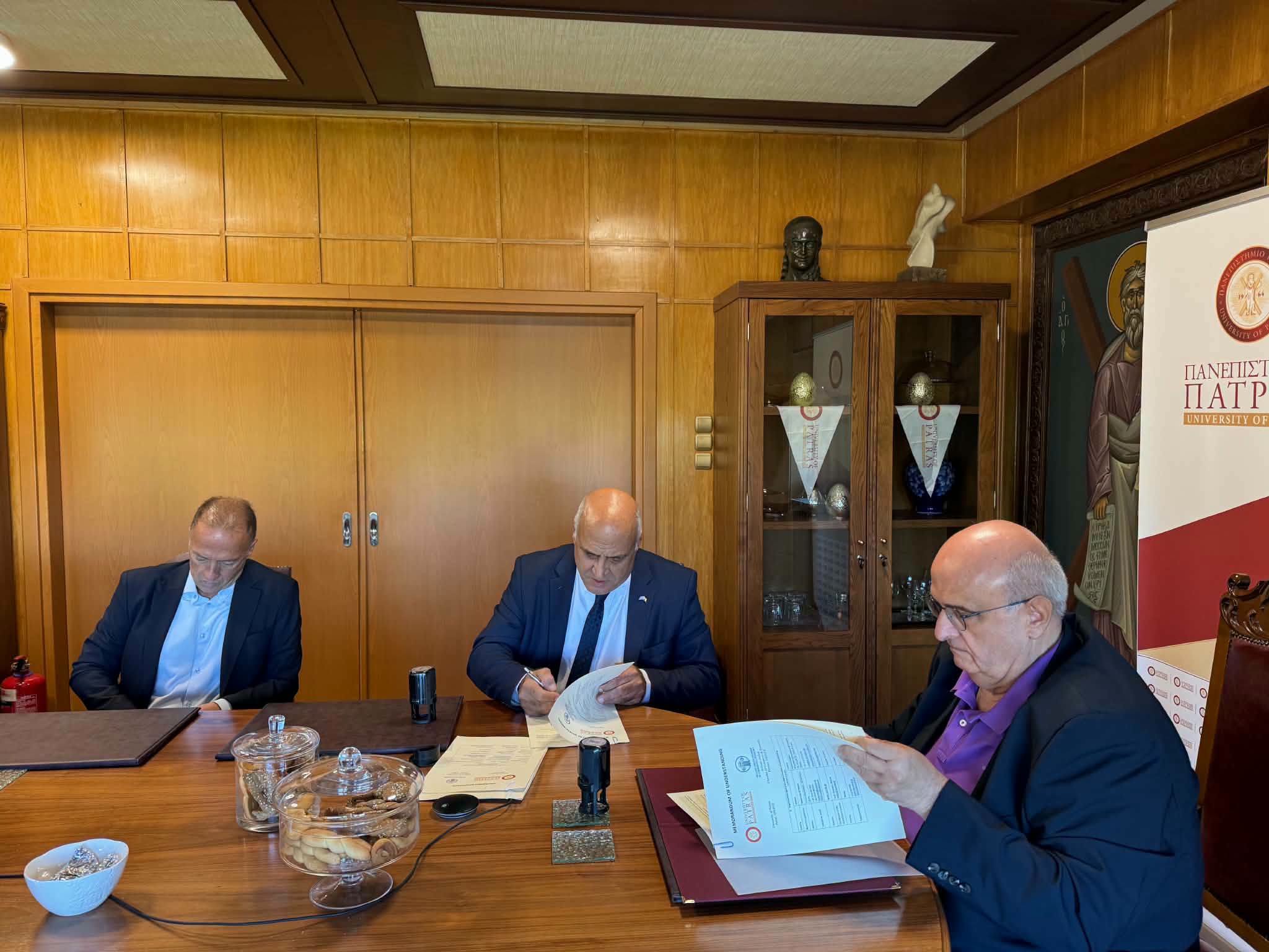 Πάτρα: Μνημόνιο συνεργασίας του Πανεπιστημίου με το Ελληνοϊνδικό Επιμελητήριο ΒΙΝΤΕΟ-ΦΩΤΟ