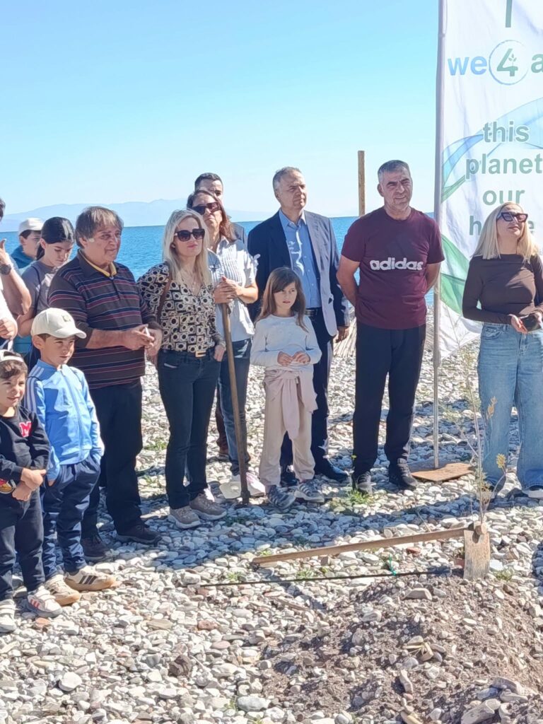 Δενδροφύτευση στην παραλία Ριζόμυλου από Lidl, We4All και Δήμο BINTEO-ΦΩΤΟ