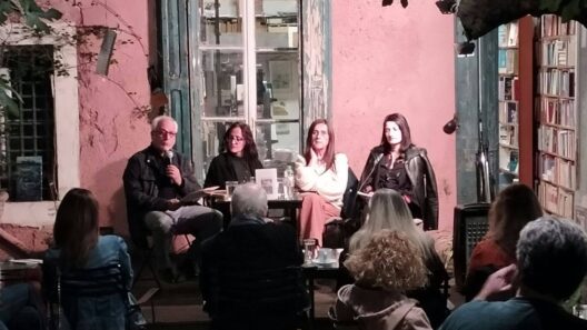 Παρουσίαση της Ποιητικής Συλλογής «Νέος Τόπος» της Νίκης Κωνσταντοπούλου στο «Πολύεδρο» 17 Βιβλίο «Νέος Τοπός» του Νίκη Κωνσταντόπουλου στην έκθεση Πολυχρώρο