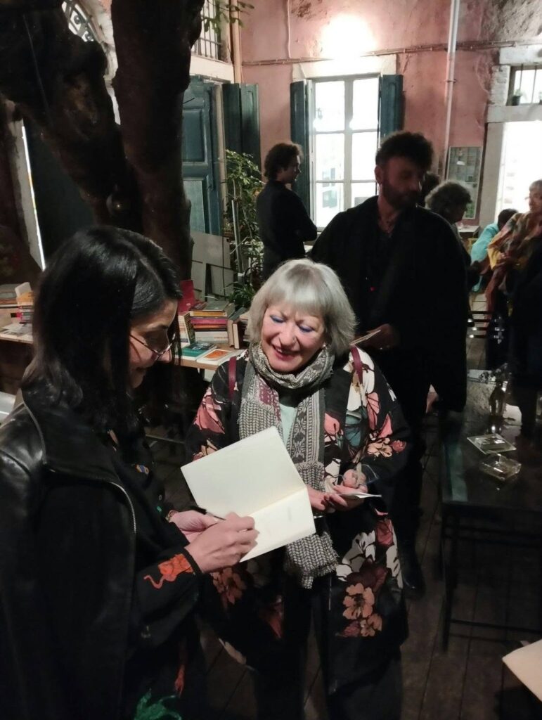 Παρουσίαση της Ποιητικής Συλλογής «Νέος Τόπος» της Νίκης Κωνσταντοπούλου στο «Πολύεδρο» 6 Παρουσίαση της Ποιητικής Συλλογής «Νέος Τόπος» της Νίκης Κωνσταντοπούλου στο «Πολύεδρο»