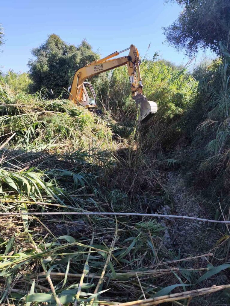 Παραλία: Αντιπλημμυρικές παρεμβάσεις στον ποταμό Λυγιά πριν τον χειμώνα ΦΩΤΟ 11 Παραλία: Αντιπλημμυρικές παρεμβάσεις στον ποταμό Λυγιά πριν τον χειμώνα ΦΩΤΟ