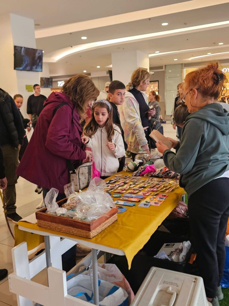 Αδέσποτα σκυλάκια από το Αίγιο στο Athens Metro Mall ΦΩΤΟ 10 Αδέσποτα σκυλάκια από το Αίγιο στο Athens Metro Mall ΦΩΤΟ