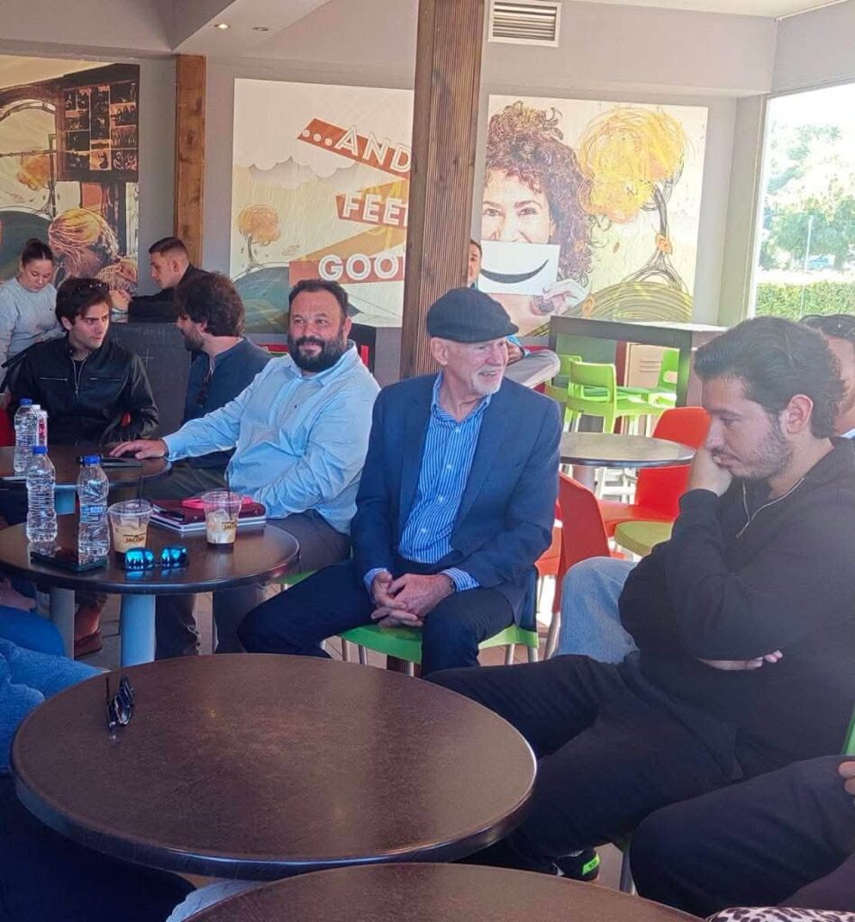 Πάτρα: Ο Παπανδρέου με τη Νεολαία ΠΑΣΟΚ στις φοιτητικές εγκαταστάσεις του Πανεπιστημίου ΦΩΤΟ