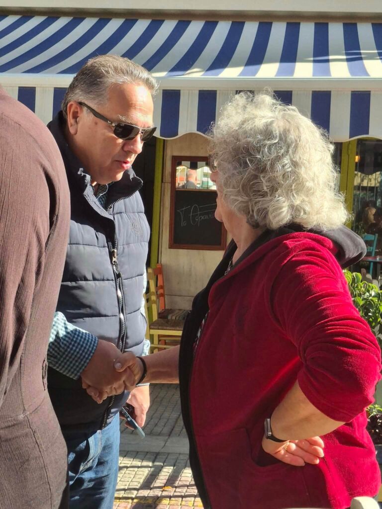 Πάτρα: Περιοδεία Σβόλη στη γειτονιά της Αγίας Σοφίας για τα παράπονα των κατοίκων ΦΩΤΟ
