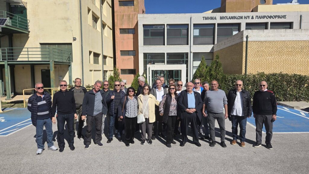 Συγκινητική συνάντηση των πρώτων φοιτητών του Τμήματος ΜΗΥΠ το 1981 ΦΩΤΟ 6 Συγκινητική συνάντηση των πρώτων φοιτητών του Τμήματος ΜΗΥΠ το 1981 ΦΩΤΟ