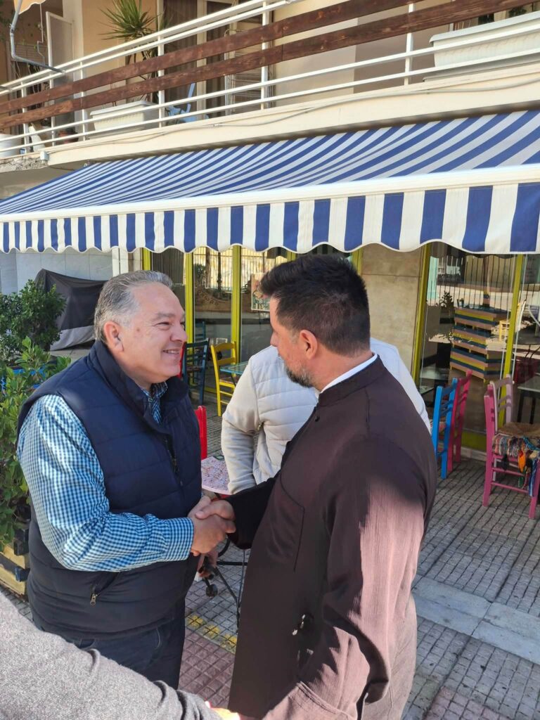 Πάτρα: Περιοδεία Σβόλη στη γειτονιά της Αγίας Σοφίας για τα παράπονα των κατοίκων ΦΩΤΟ