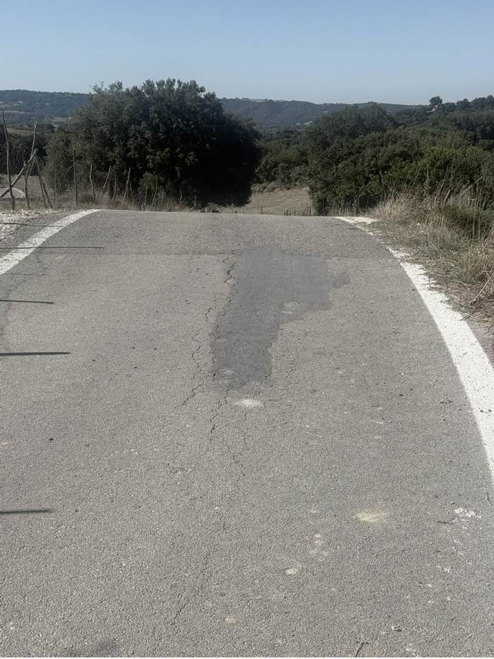Ερύμανθος: «Κακοτεχνίες» σε ασφαλτοστρώσεις αγροτικών δρόμων και χωρίς αντιπλημμυρική προστασία ΦΩΤΟ