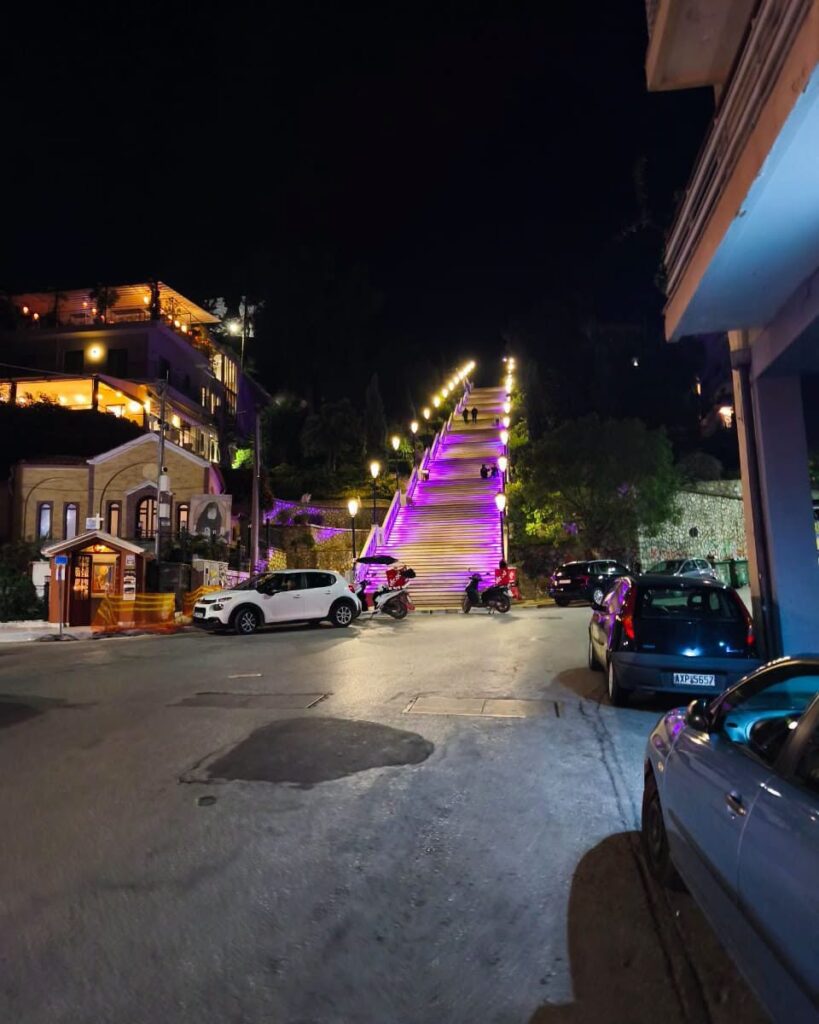 Πάτρα: Φωτίστηκε στα ροζ για την πρόληψη κατά του καρκίνου του μαστού ΦΩΤΟ