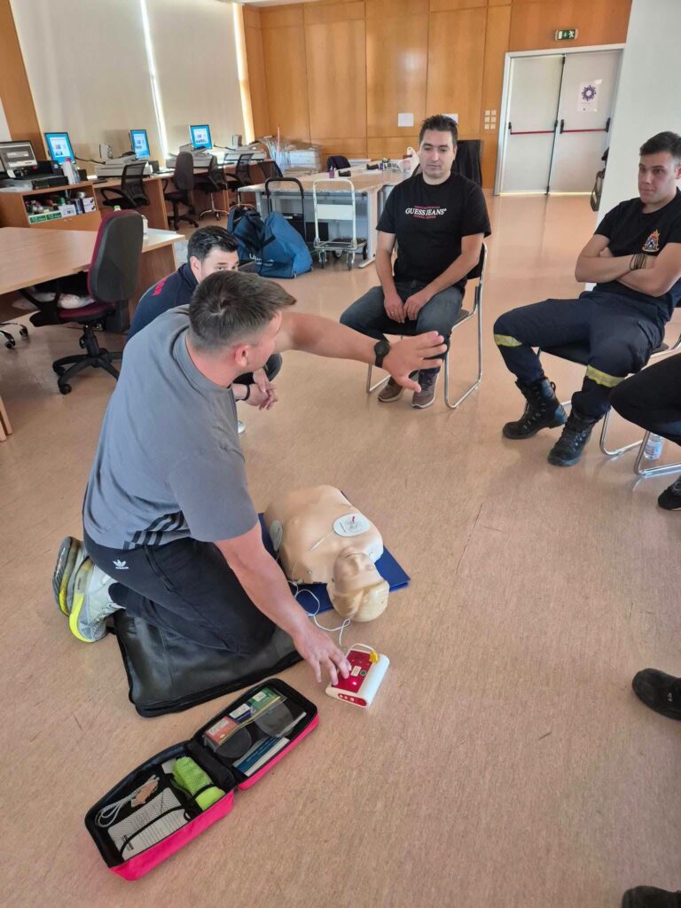 Σεμινάριο ΚΑΡΠΑ και απινιδωτή από την ΕΕΕΠΦ Πάτρας ΦΩΤΟ