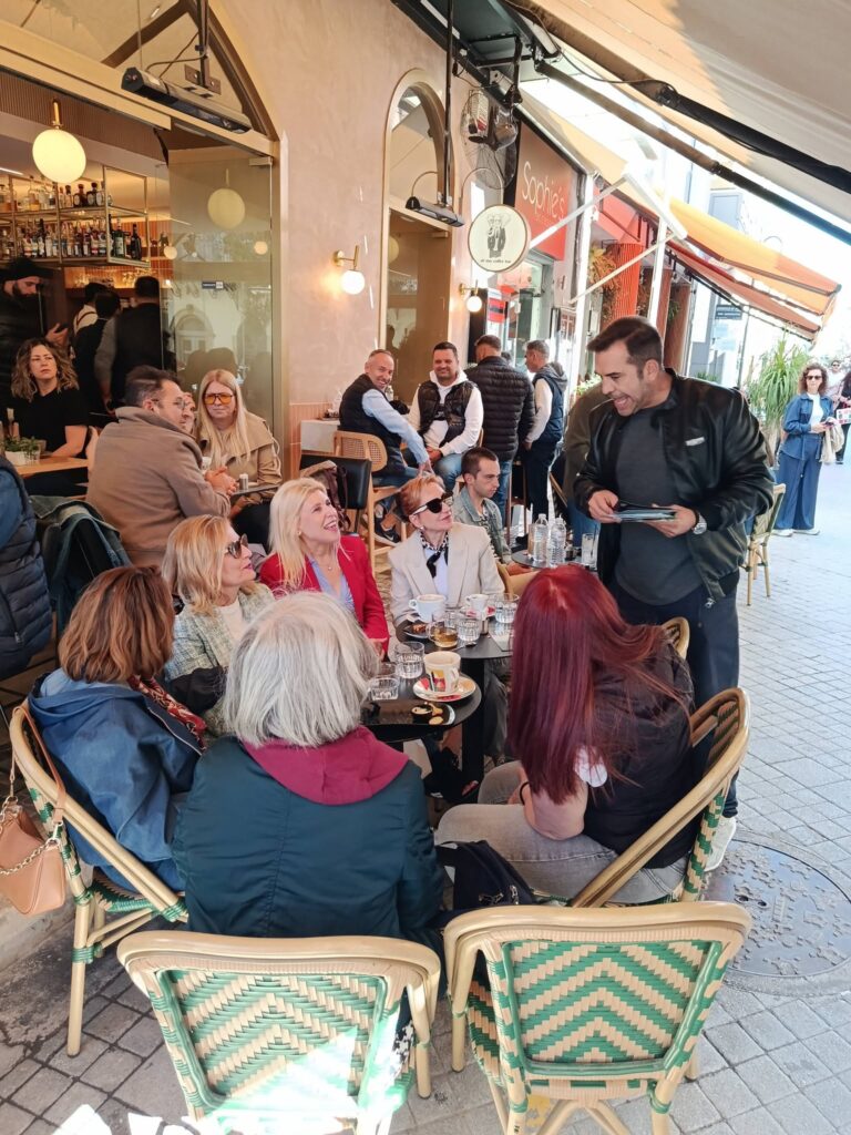 Πάτρα: Περιοδεία του ΠΑΣΟΚ με Κωνσταντινίδη στο εμπορικό κέντρο ΦΩΤΟ
