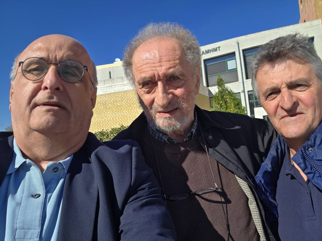 Συγκινητική συνάντηση των πρώτων φοιτητών του Τμήματος ΜΗΥΠ το 1981 ΦΩΤΟ 8 Συγκινητική συνάντηση των πρώτων φοιτητών του Τμήματος ΜΗΥΠ το 1981 ΦΩΤΟ