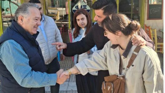 Σβόλη προσφέρει περιποίηση στους κατοίκους της γειτονιάς της Αγία…