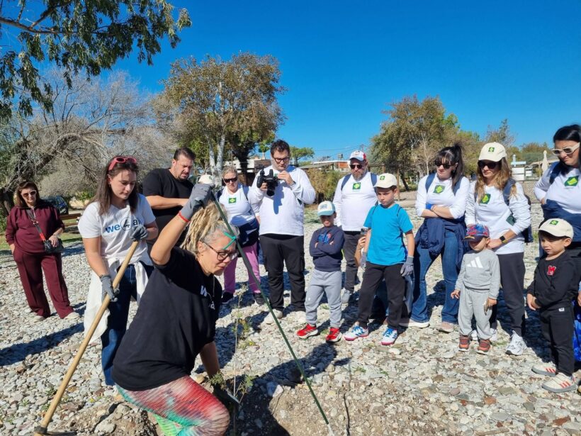 Φωτογραφία από δράση δενδρόφυτευσης του Δήμου Αιγιαλείας