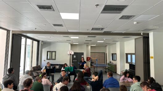 Μουσική βραδιά στους «Μαχητές» με Σπυράτο και «Απρόβλεπτους» 19 Μουσική βραδιά στους «Μαχητές» με Σπυράτο και «Απρόβλεπτους»