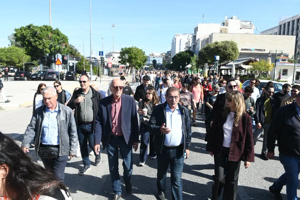 Πάτρα: Πάνω από 4.000 διαδηλωτές στο Πανεκπαιδευτικό συλλαλητήριο ΦΩΤΟ