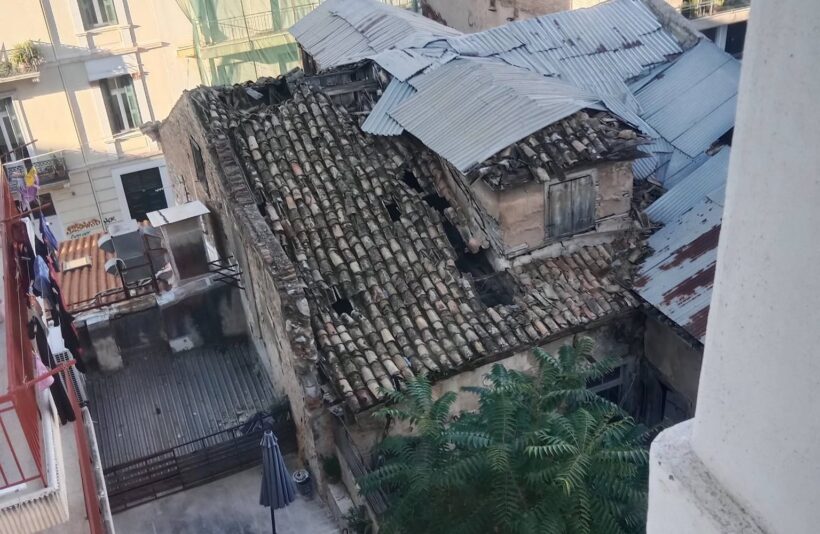 Πάτρα: Καμπανάκι κινδύνου για ετοιμόρροπο κτήριο επί της Βότση ΦΩΤΟ