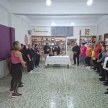 Αγιασμός του Χορευτικού Ομίλου «Αχαιοί» στην Άβυθο 1 Ο χορευτικός όμιλος Αχαιοί εκτελεί την παράσταση στην Στήν Άβυθο