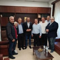 Νίκος Παππά, Γραμματέας του ΣΥΡΙΖΑ, σε σκηνή στο Εμπορικό Πάτρας