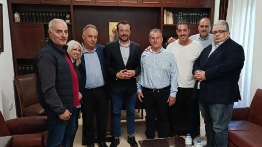 Πάτρα: Η επίσκεψη του Γραμματέα του ΣΥΡΙΖΑ Νίκου Παππά στον Εμπορικό και τα παρεπόμενα 16 Νίκος Παππά, Γραμματέας του ΣΥΡΙΖΑ, σε σκηνή στο Εμπορικό Πάτρας