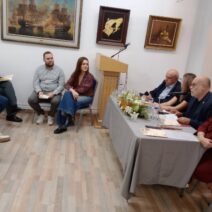 Βραδιά Ποίησης στην Πάτρα για τη συλλογή «Δεμένα Πλοία» της Ελένης Βάκρου ΦΩΤΟ 1 Συλλογή «Δεμένα Πλοία» στην Πάτρα, με την Ελένη Βάκρου