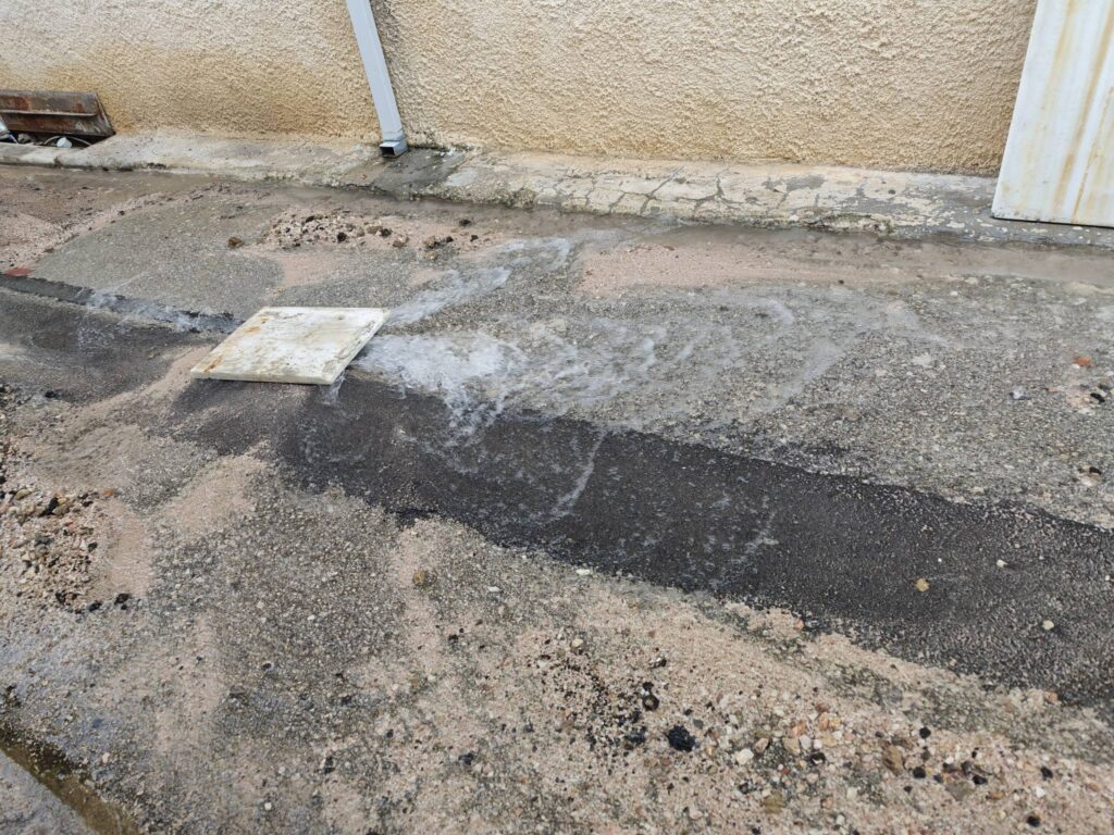 Πάτρα: Εσπασε αγωγός νερού με «ευθύνες εργολάβου» ΦΩΤΟ