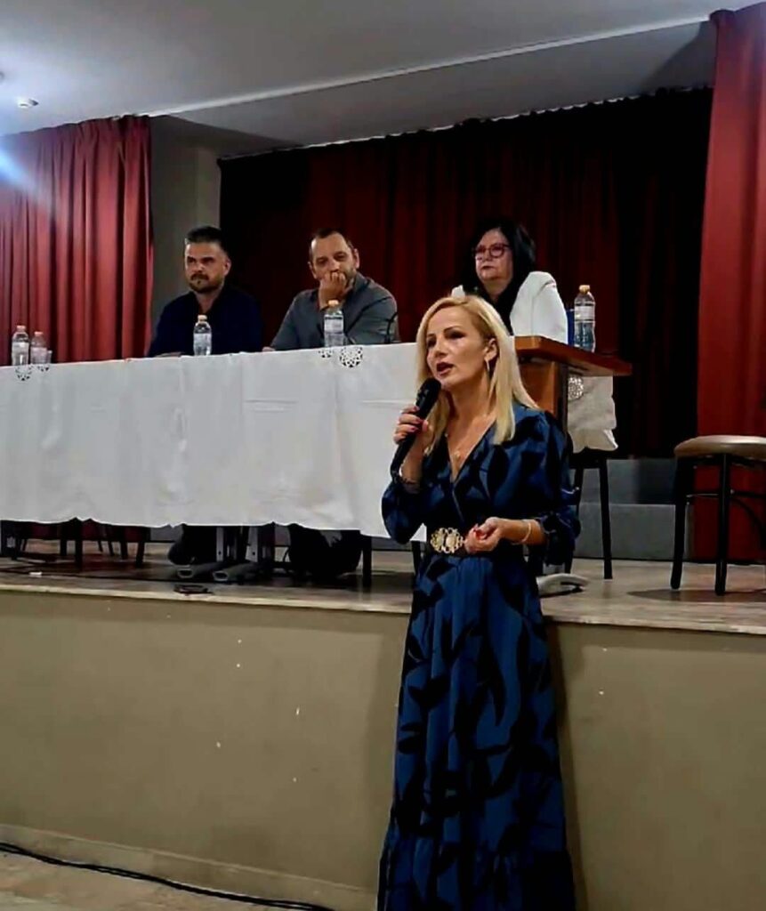 «Οι Τρυπιώτισσες» στην ημερίδα «Παιδική και Νεανική Παραβατικότητα – Δίπλα στα Παιδιά, Απέναντι στη Βία» ΦΩΤΟ 10 «Οι Τρυπιώτισσες» στην ημερίδα «Παιδική και Νεανική Παραβατικότητα – Δίπλα στα Παιδιά, Απέναντι στη Βία» ΦΩΤΟ