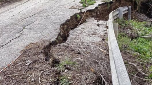 Αχαΐα: Στο «κόκκινο» έξι επικίνδυνα σημεία στο Οδικό δίκτυο – Λόγω καθιζήσεων και κατολισθήσεων ΦΩΤΟ 18 Αχαΐα: Στο «κόκκινο» έξι επικίνδυνα σημεία στο Οδικό δίκτυο – Λόγω καθιζήσεων και κατολισθήσεων ΦΩΤΟ