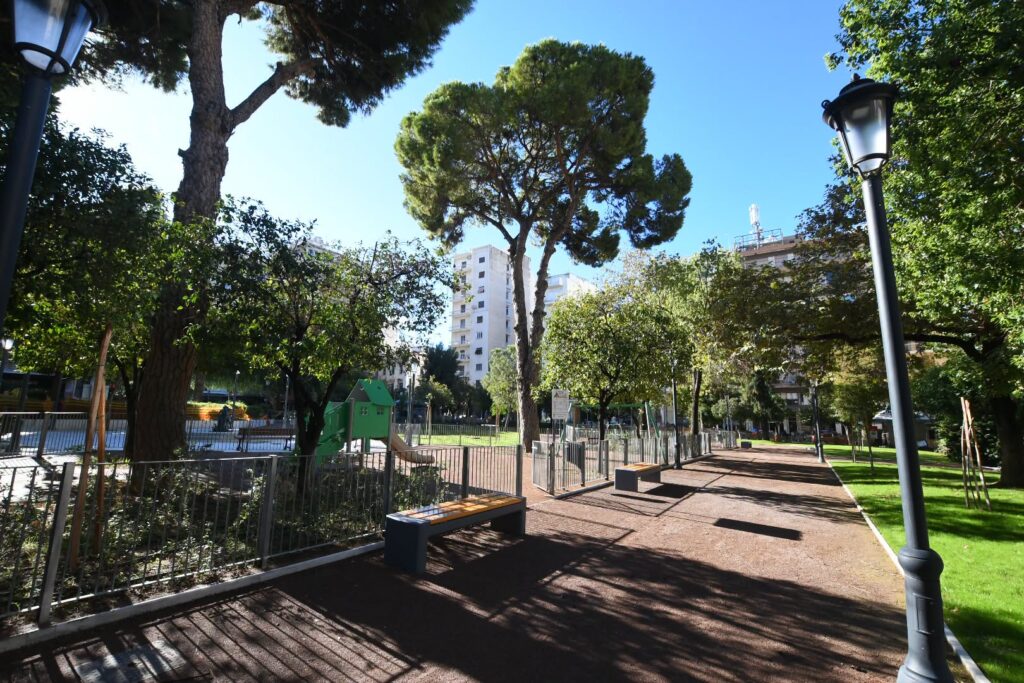 Πάτρα: Παραδόθηκε αναπλασμένη η πλατεία Όλγας ΦΩΤΟ