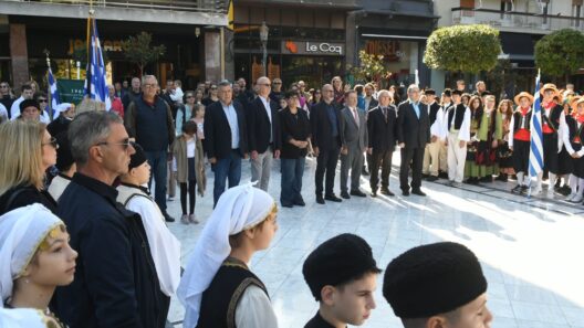 Πάτρα: Κατέθεσε στεφάνι η Αντιδήμαρχος Παιδείας, Κατερίνα Σίμου ΦΩΤΟ