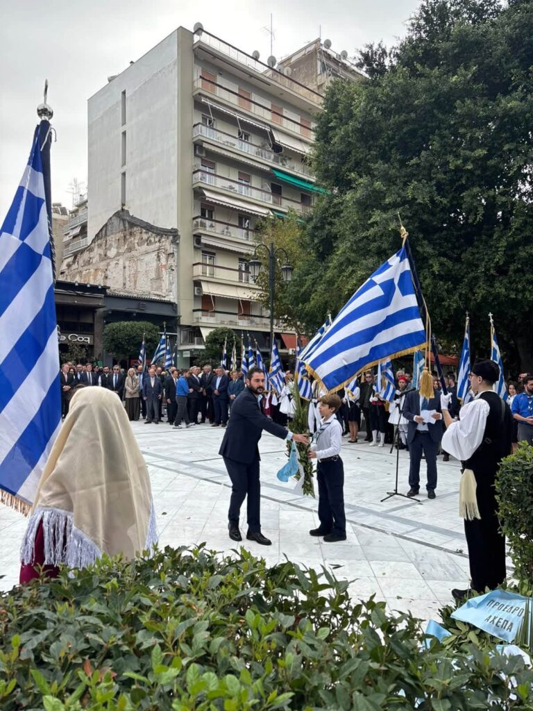 Πάτρα: Κατάθεση στεφάνου από την ΟΝΝΕΔ Αχαΐας στο Μνημείο Ελευθερίας ΦΩΤΟ 5 Πάτρα: Κατάθεση στεφάνου από την ΟΝΝΕΔ Αχαΐας στο Μνημείο Ελευθερίας ΦΩΤΟ