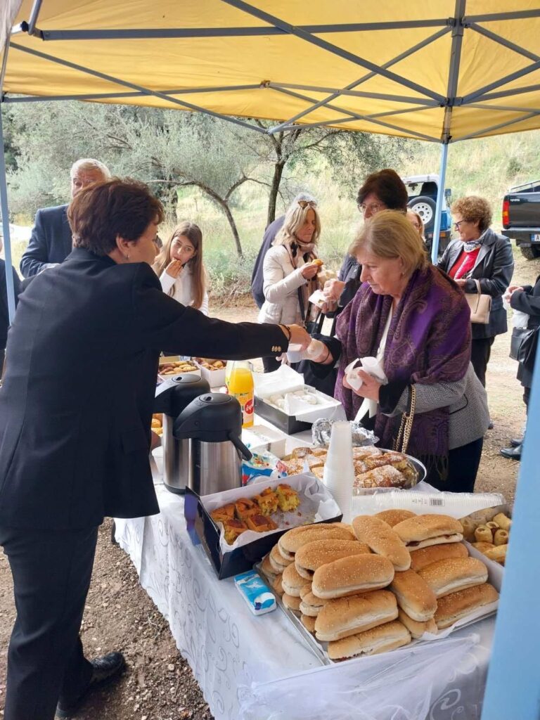 Επαναλειτουργία στο Ιστορικό Εκκλησάκι του Αγίου Δημητρίου Ποροβίτσας ΦΩΤΟ 9 Επαναλειτουργία στο Ιστορικό Εκκλησάκι του Αγίου Δημητρίου Ποροβίτσας ΦΩΤΟ