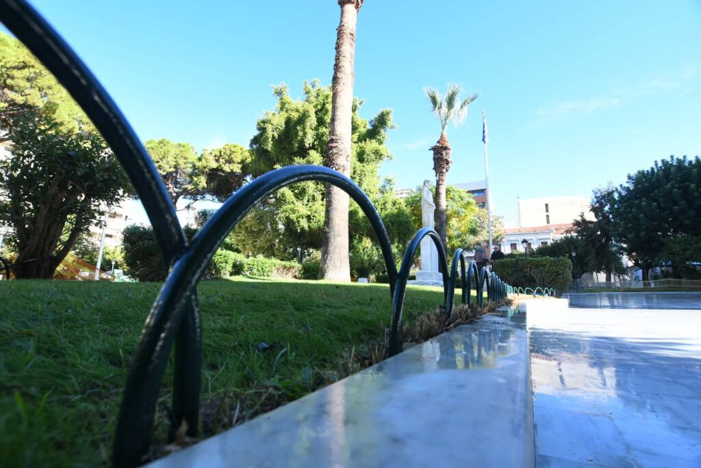 Πάτρα: Πλύσιμο μαρμάρων και πεζοδρομίων για τις τελετές της 28ης Οκτωβρίου ΦΩΤΟ