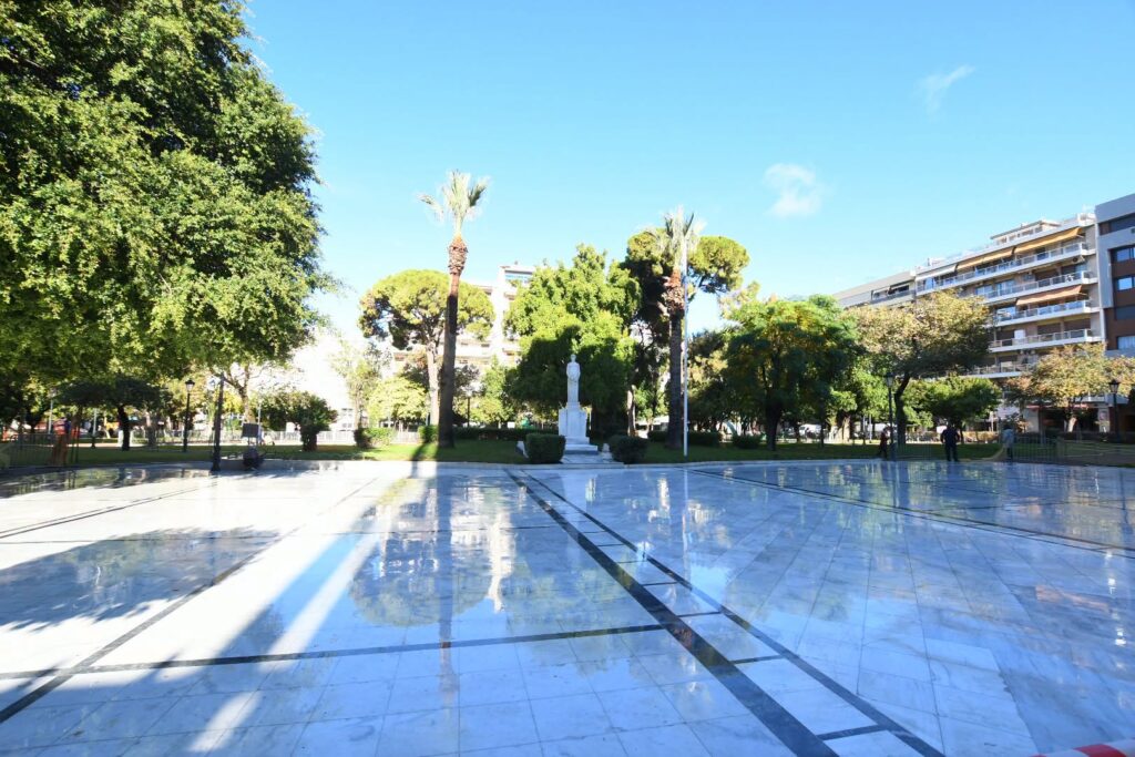 Πάτρα: Πλύσιμο μαρμάρων και πεζοδρομίων για τις τελετές της 28ης Οκτωβρίου ΦΩΤΟ 5 Πάτρα: Πλύσιμο μαρμάρων και πεζοδρομίων για τις τελετές της 28ης Οκτωβρίου ΦΩΤΟ