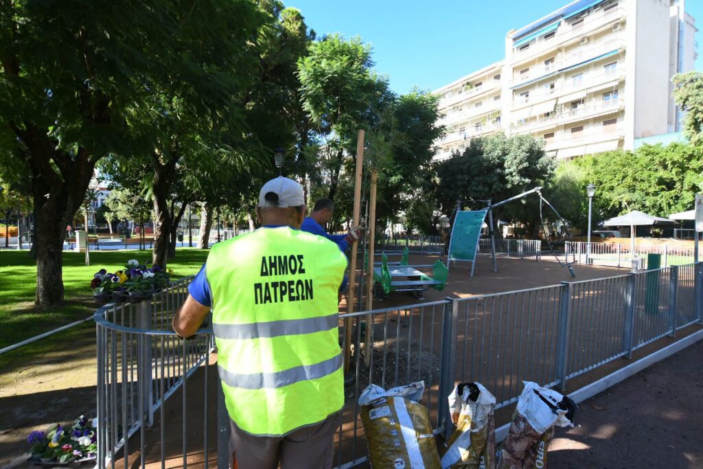 Πάτρα: Πλύσιμο μαρμάρων και πεζοδρομίων για τις τελετές της 28ης Οκτωβρίου ΦΩΤΟ 13 Πάτρα: Πλύσιμο μαρμάρων και πεζοδρομίων για τις τελετές της 28ης Οκτωβρίου ΦΩΤΟ
